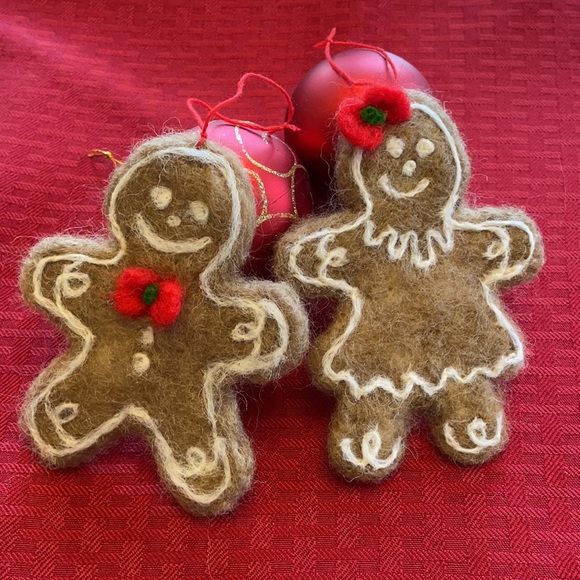 Handcrafted needle felted pair of gingerbread man and lady Christmas ornaments - Picture 7 of 7